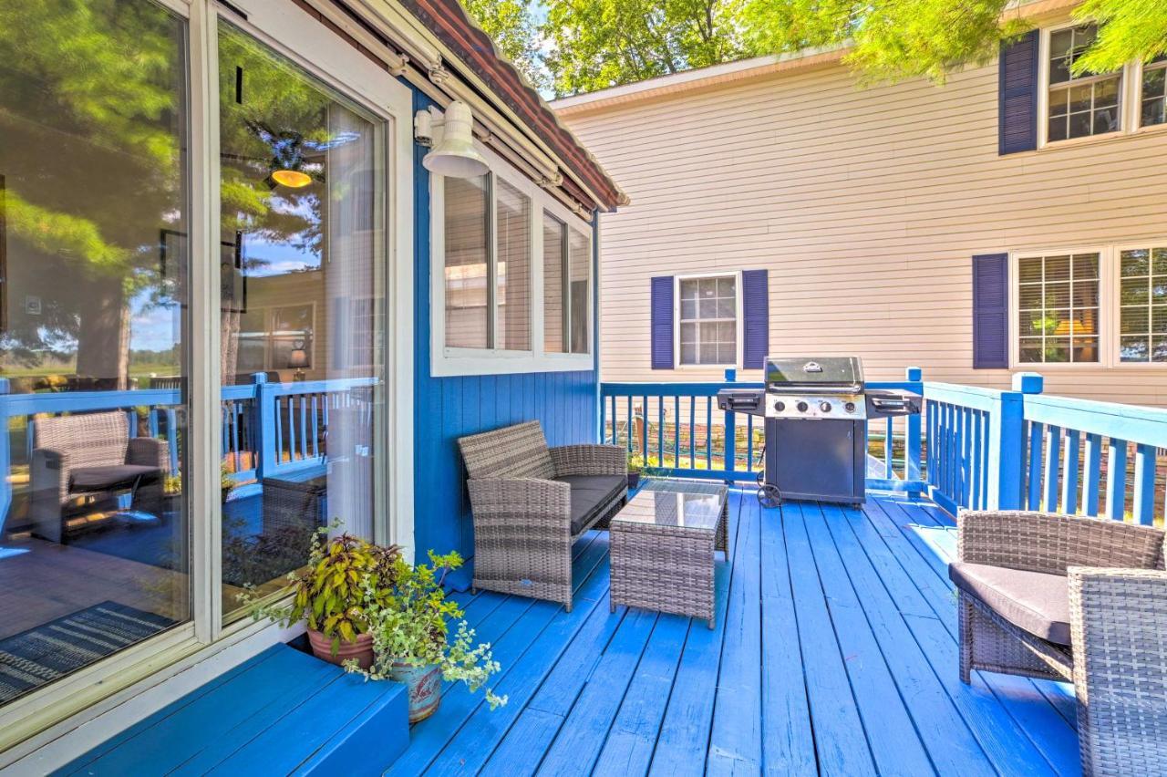 East Tawas Lakefront Getaway With Kayaks And Deck ภายนอก รูปภาพ
