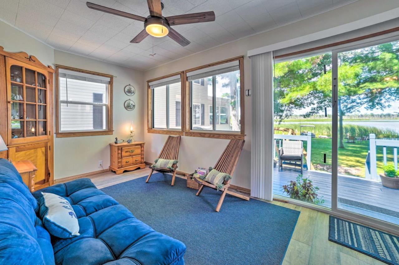East Tawas Lakefront Getaway With Kayaks And Deck ภายนอก รูปภาพ