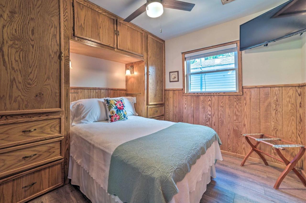 East Tawas Lakefront Getaway With Kayaks And Deck ภายนอก รูปภาพ