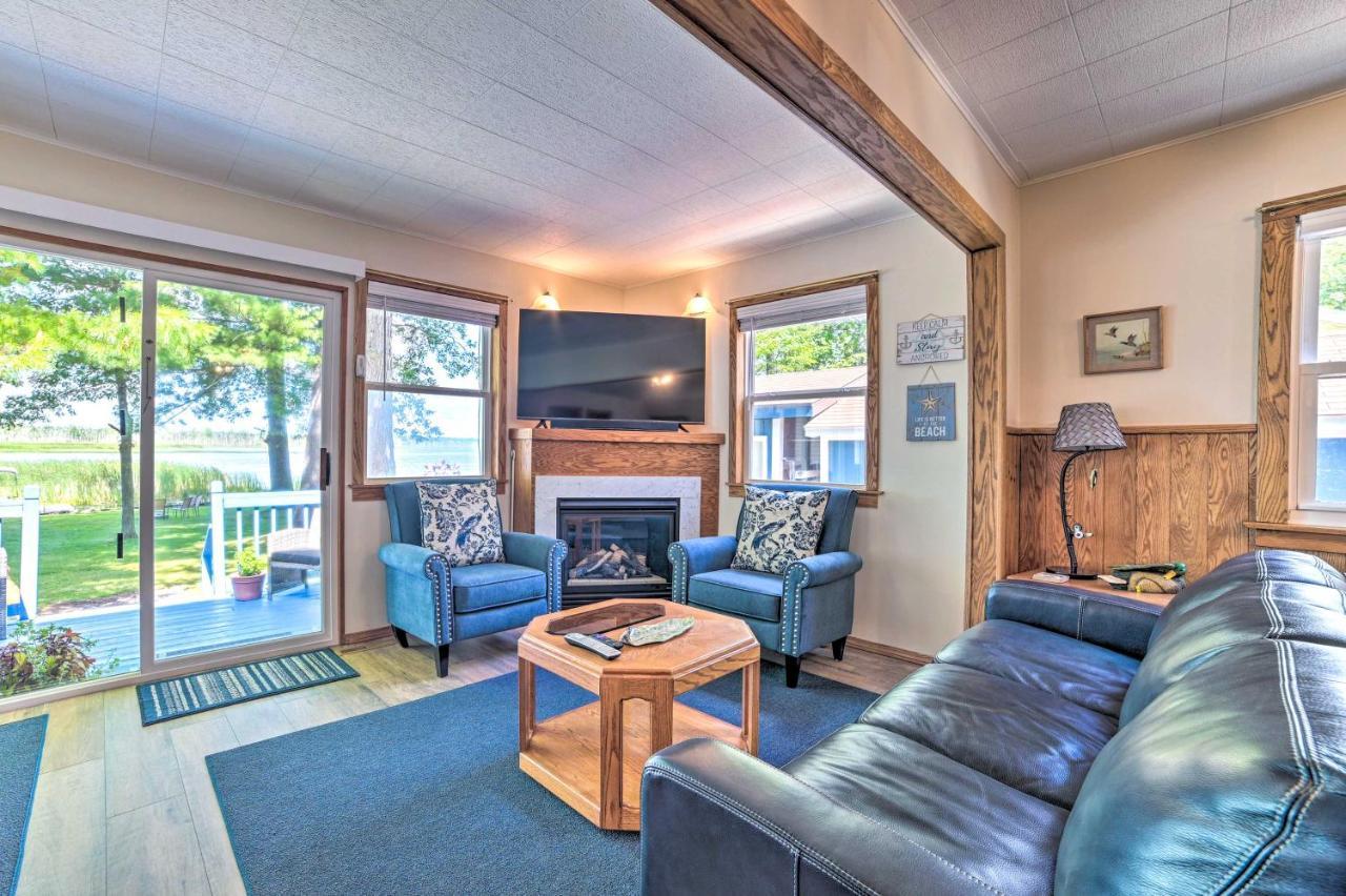 East Tawas Lakefront Getaway With Kayaks And Deck ภายนอก รูปภาพ