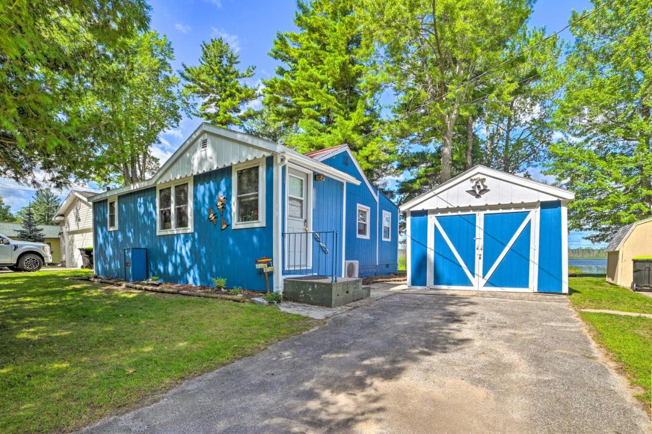 East Tawas Lakefront Getaway With Kayaks And Deck ภายนอก รูปภาพ