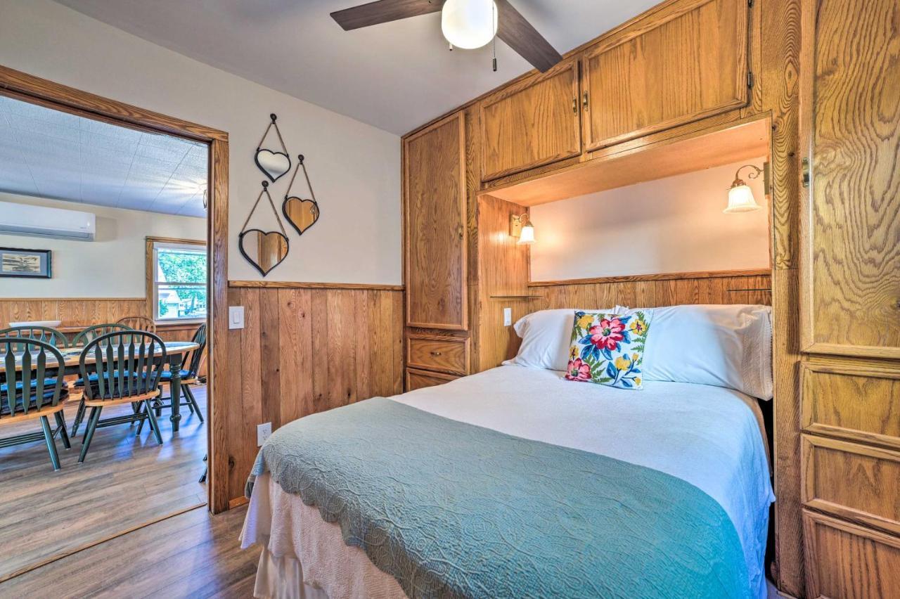 East Tawas Lakefront Getaway With Kayaks And Deck ภายนอก รูปภาพ